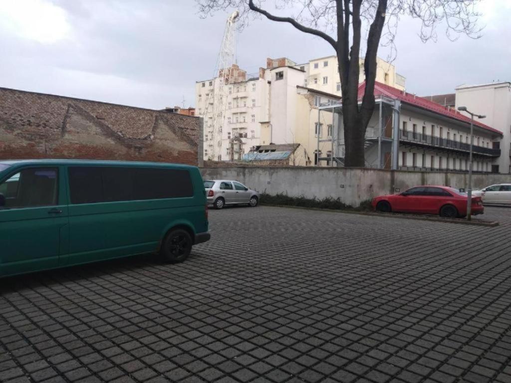 Apartments Near The Center With Privat Parking Brno Zewnętrze zdjęcie